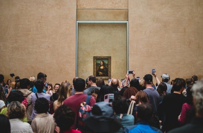 Mona Lisa atacada con una tarta