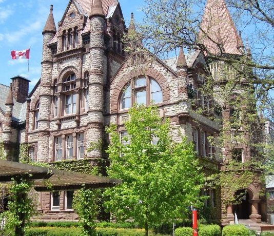 Programa internacional de becas de la Universidad de Toronto