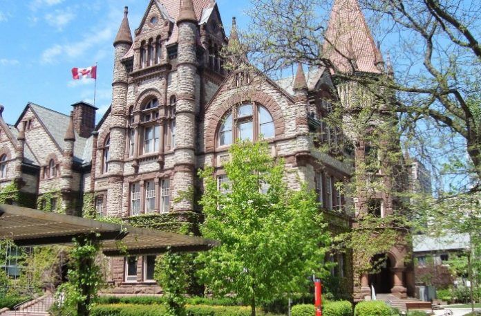 Programa internacional de becas de la Universidad de Toronto